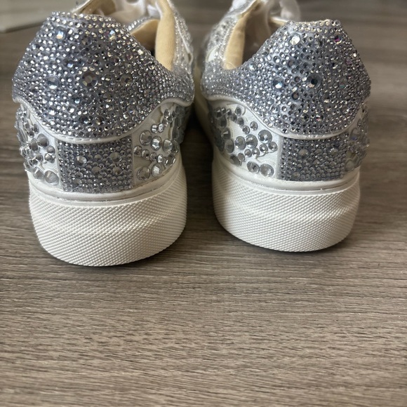 Betsy Johnson Reilly White embellished - Picture 6 of 13